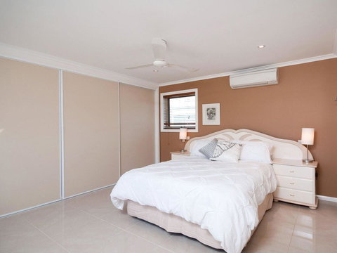 Bellima Beach House', 9 Jackson Close - Huge Duplex With Air Con And Fabulous Views - Inverell Accommodation 1