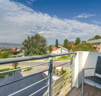 Beloka Close - Modern spacious and pet friendly accommodation - Inverell Accommodation
