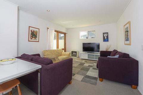 Beloka Close - Modern, Spacious, And Pet Friendly Accommodation - Inverell Accommodation 2