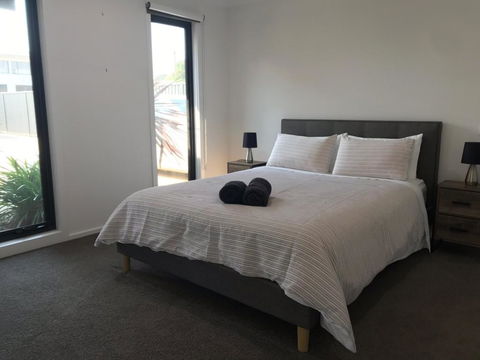 Ben's Place - Modern & Convenient - Inverell Accommodation 2