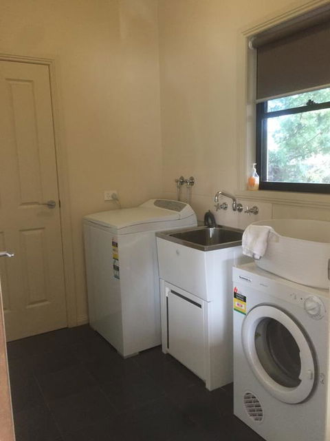 Bennett House Horsham - Inverell Accommodation 2