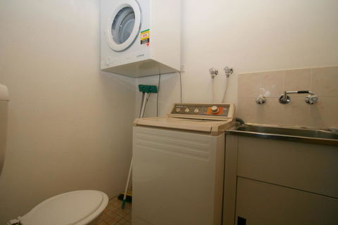 Benny's 3/25 Park Road - Inverell Accommodation 1