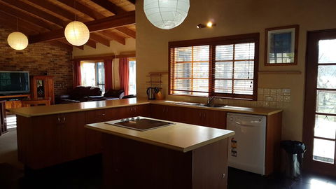 Beulah By The Lake - Inverell Accommodation 3