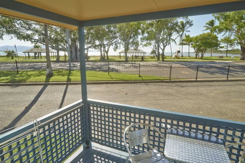 BIG4 Rowes Bay Beachfront Holiday Park - Inverell Accommodation 2
