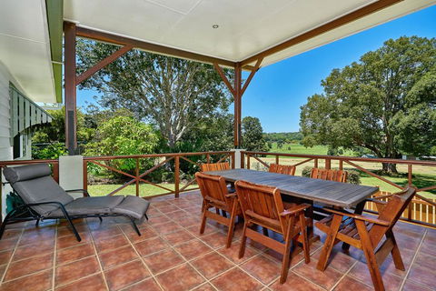 Birds 'n' Bloom Cottages - Inverell Accommodation 1