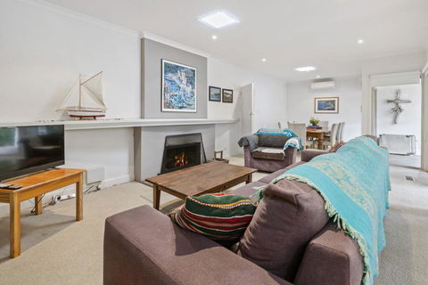 BIRDSONG - MORNINGTON - Inverell Accommodation 2