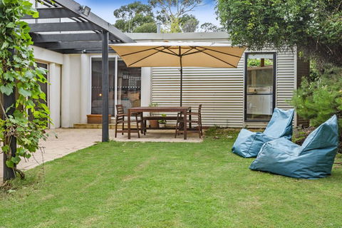 BIRDSONG - MORNINGTON - Inverell Accommodation 1