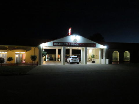 Bishops Lodge Narrandera - Inverell Accommodation 1