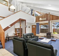 Black Dolphin Waterfront Townhouse - Bay Views - Inverell Accommodation