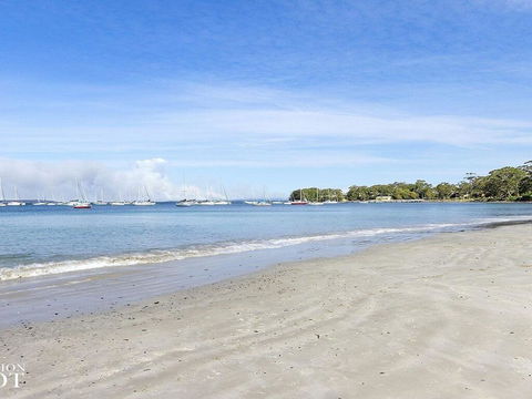 Blue Waters Cottage - 120m To Jervis Bay - Inverell Accommodation 1