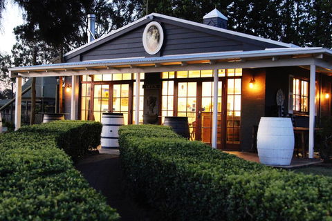 Blueberry Hill Vineyard Villa - Inverell Accommodation 1