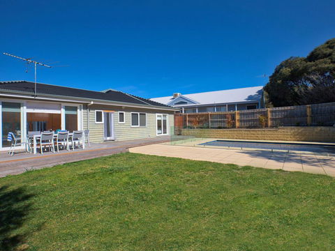 Bluetopia - Sparkling Solar Heated Pool! - Inverell Accommodation 3