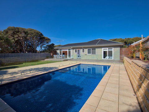 Bluetopia - Sparkling Solar Heated Pool! - Inverell Accommodation 1