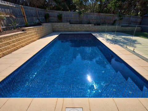 Bluetopia - Sparkling Solar Heated Pool! - Inverell Accommodation 2