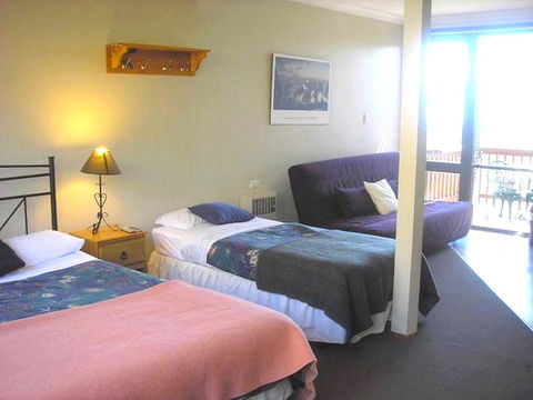 Bogong 3 - Inverell Accommodation 1