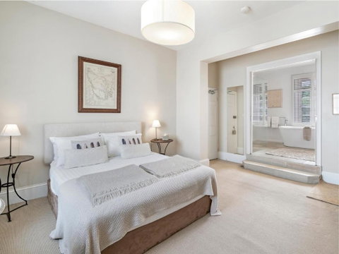 The Red Feather Inn - Inverell Accommodation 3