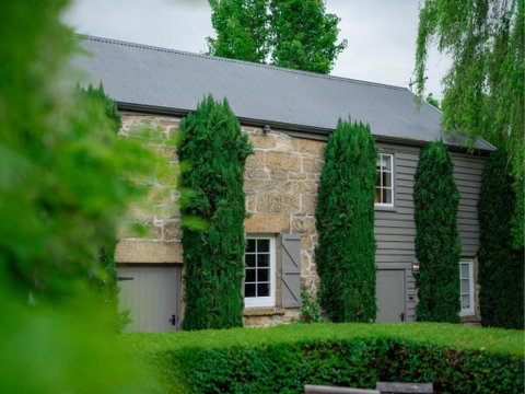 The Red Feather Inn - Inverell Accommodation 2