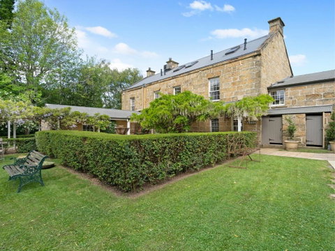 The Red Feather Inn - Inverell Accommodation 0