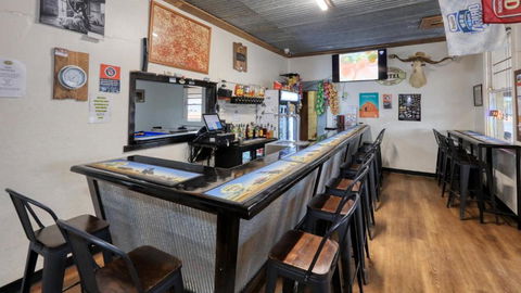 White Cliffs Hotel - Inverell Accommodation 1