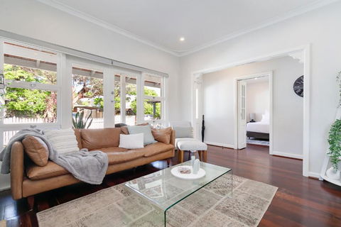 Guildford Cottage By Swan Bnb Management - Inverell Accommodation 1