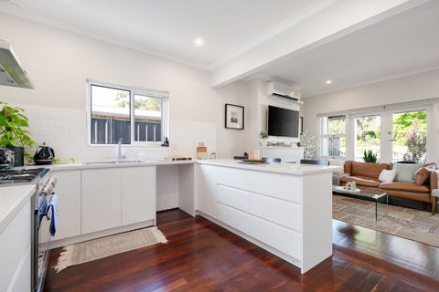 Guildford Cottage By Swan Bnb Management - Inverell Accommodation 2