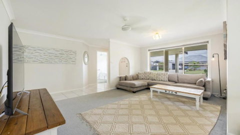 Yamba Family Seascape - Inverell Accommodation 2