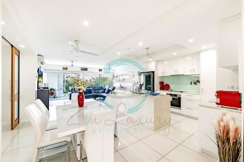 ZEN Tree Blossom: 3-BR Luxury Apt Near Waterfront - Inverell Accommodation 0