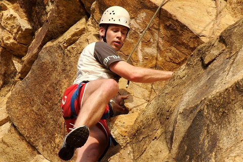 Rock Climbing At The Kangaroo Point Cliffs In Brisbane - Inverell Accommodation 0