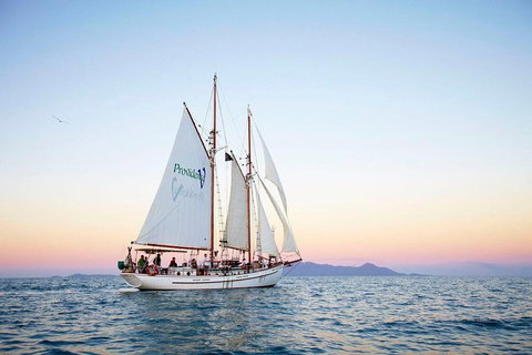 Fly & Sail Package (With Providence) - Inverell Accommodation 1